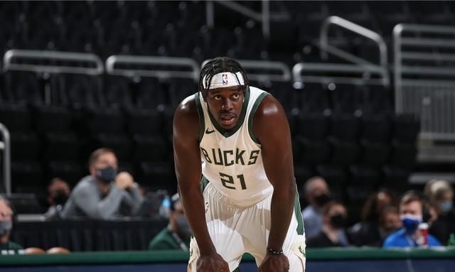  霍勒迪防守锁死对手，雄鹿轻取黄蜂豪取六连胜